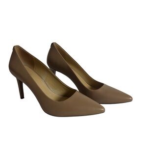 Michael Michael Kors Nude‎ Leather Pointed Toe Pumps – Size 7.5M
